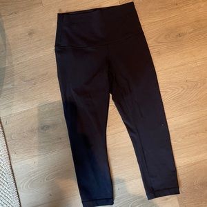 Size 6 black lululemon crop leggings